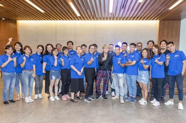 지난 15일부터 19일까지 베트남 호찌민 CGV베트남 본사에서 열린 ‘2019 스크립트 공모전’ 워크숍 참가자들이 기념촬영을 하고 있다. ⓒ CJ CGV