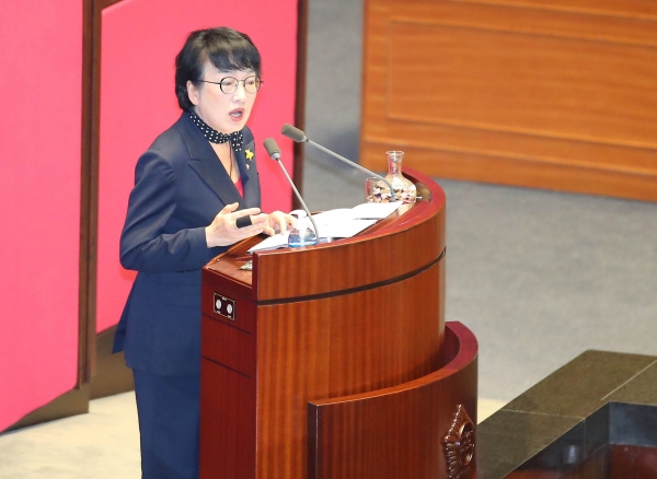 열린민주당 김진애 원내대표는 5일 전날 자신의 국회 본회의 발언에 대해 “미래통합당 의원들한테 드린 말씀”이라고 해명했다. ⓒ뉴시스