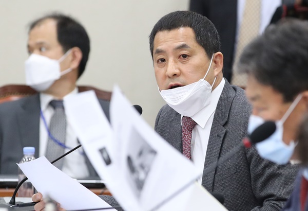 국민의힘 박대출 의원이 박 후보자에 대해 폭행 의혹을 제기하며 사퇴를 촉구했다.ⓒ뉴시스