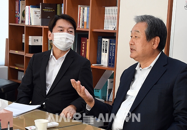 국민의당 안철수 당대표가 ‘킹 메이커’를 자처한 김무성 전 의원과 12일 만났다.ⓒ시사오늘 권희정 기자