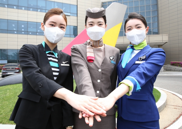 아시아나항공은 지난 22일 서울 강서구 아시아나항공 본사에서 LCC(저가항공사) 계열사인 에어부산·에어서울과 공동 협의체를 발족했다고 23일 밝혔다. ⓒ아시아나항공