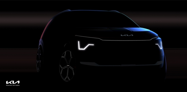 기아는 전용 친환경 SUV 모델 '신형 니로'의 티저 이미지를 공개했다. ⓒ 기아