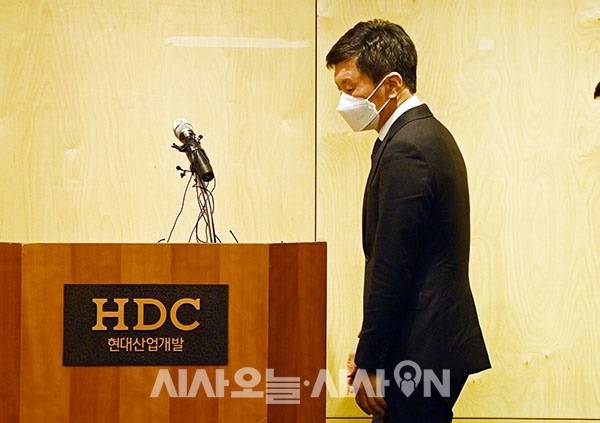 정몽규 HDC그룹 회장은 17일 서울 용산 사옥에서 광주 아파트 건물 붕괴사고에 대해 사죄하고 회장직을 사임하겠다느 입장을 밝혔다 ⓒ 시사오늘 권희정 기자