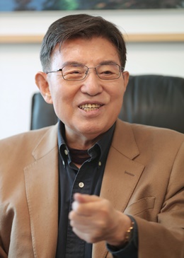 김덕룡 이사장은 민추협 회원들에 대한 정치적 속박과 회유가 엄청났다고 말했다.ⓒ시사오늘 권희정 기자