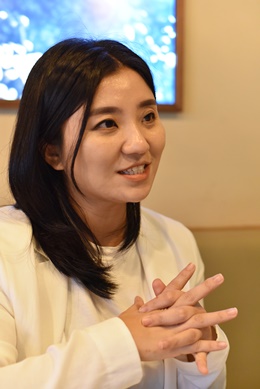 김소연 변호사는 청년 정치는 왜 괴물이 되어갔나 집필을 준비 중에 있다. 그와 지난달 31일 서울역 부근 카페에서 인터뷰를 가지고 있다.ⓒ시사오늘
