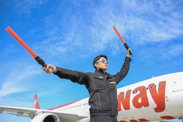 티웨이항공은 항공기 정비사들의 업무 환경 개선과 근무 만족도 향상을 위해 케이투세이프티(K2 Safety)와 협업해 정비사 유니폼 개선 작업을 진행했다고 7일 밝혔다. ⓒ사진제공 = 티웨이