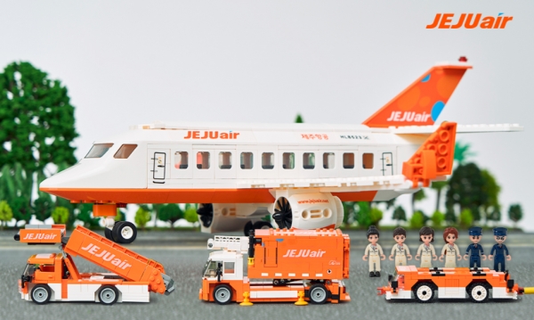 제주항공이 차세대 항공기 도입을 기념해 공항 관련 블록 장난감을 출시했다. ⓒ 제주항공