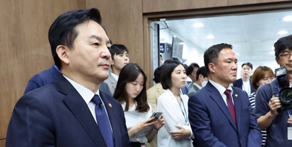 원희룡 국토교통부 장관이 지난 6일 국회에서 서울-양평 고속도로 사업 백지화를 선언하고 있다.ⓒ연합뉴스