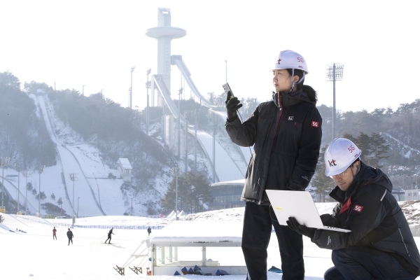 KT가 2024 강원 청소년동계올림픽 개최를 앞두고 통신 인프라 구축에 만전을 기하는 모습이다. ⓒ KT