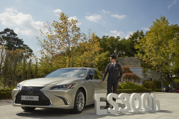 렉서스는 올해 4월까지 3550대가 팔린 대표 모델 ES300h의 활약을 앞세워 총 5639대를 판매했다. ⓒ 렉서스 코리아