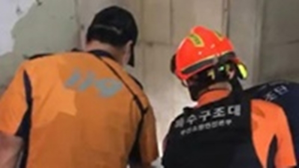 지난 6일 오후 부산의 한 아파트 신축 공사장에서 작업 중이던 근로자 2명이 10미터 아래로 추락해 숨졌다. ⓒ인터넷커뮤니티