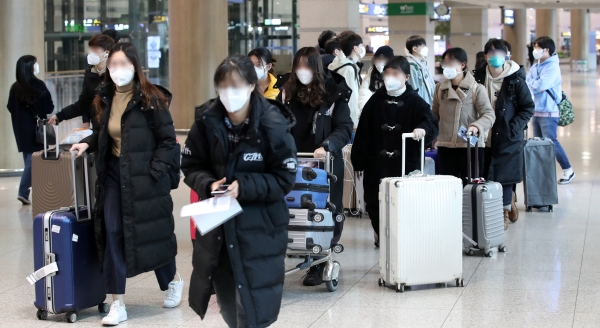 국내 코로나19 확진자가 급증하면서 한국인의 입국을 금지하거나 입국 절차를 강화한 국가가 늘고 있다. ⓒ뉴시스