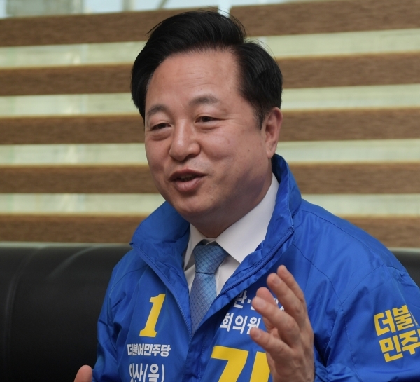 더불어민주당 김두관 의원은 20일 "이번 선거의 의미는 크게 세 가지다. 국난 극복과 신(新) 지역주의 구도를 막는 것, 그리고 부울경 메가시티 추진이다."라고 말했다. ⓒ시사오늘 김용주 기자