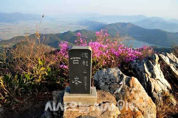 서봉에서 본 강진만과 남해안 마을의 모습 ⓒ 최기영