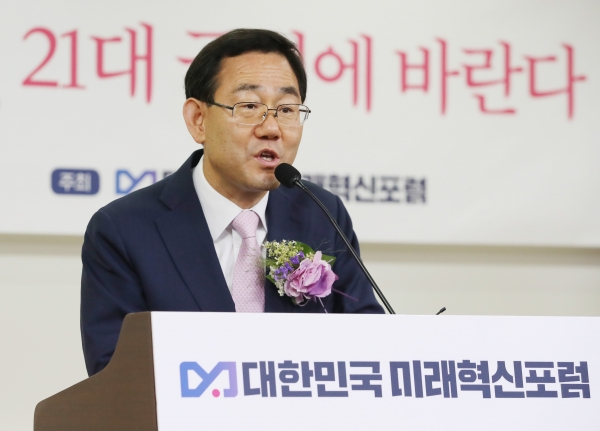 미래통합당 주호영 원내대표가 9일 공수처장 임명권을 야당에 넘기라고 촉구했다. ⓒ뉴시스