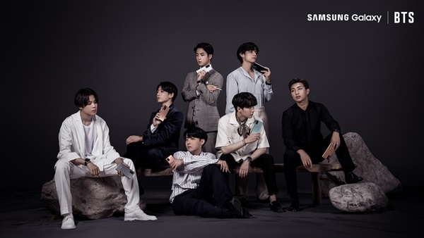 방탄소년단(BTS)이 삼성 '갤럭시 노트20'를 소개하고 있다. ⓒ삼성전자