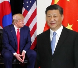 미중 무역전쟁으로 중국의 반도체 굴기가 꺾이면서 삼성전자와 SK하이닉스 등 한국 반도체 기업이 장기적으로 유리한 위치를 선점할 수 있을 것이라는 전망이 나온다. 사진은 트럼프 미국 대통령(왼쪽)과 시진핑 중국 주석. ⓒ뉴시스