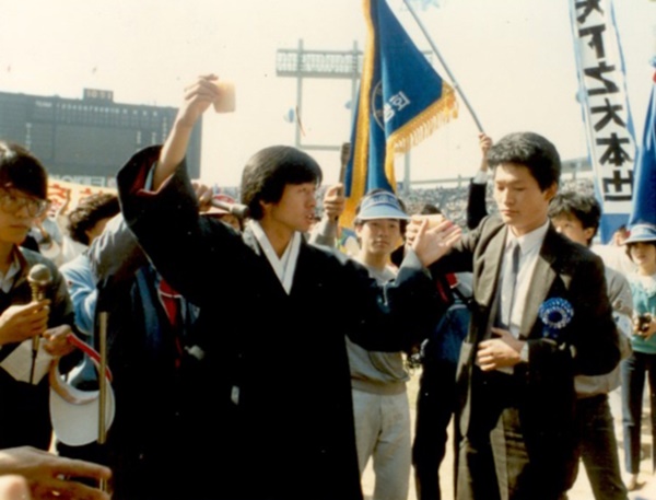 김영춘 예비후보는 1984년 고려대 총학생회장이 됐다. 직선제를 통해 선출된 이후 타 대학과 연대해 민정당 농성 점거 등을 주도했다. ⓒ시사오늘(자료 사진 : 김영춘 캠프 제공)