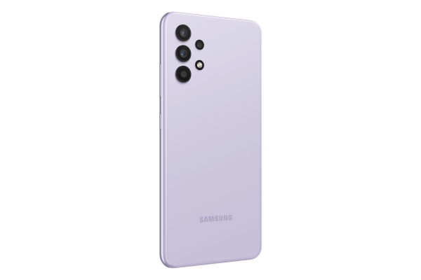 삼성전자는 12일 Z세대에 최적화된 기능을 갖춘 ‘갤럭시 A32(Galaxy A32)’를 출시한다고 11일 밝혔다. 사진은 어썸 바이올렛 색상 제품. ⓒ삼성전자
