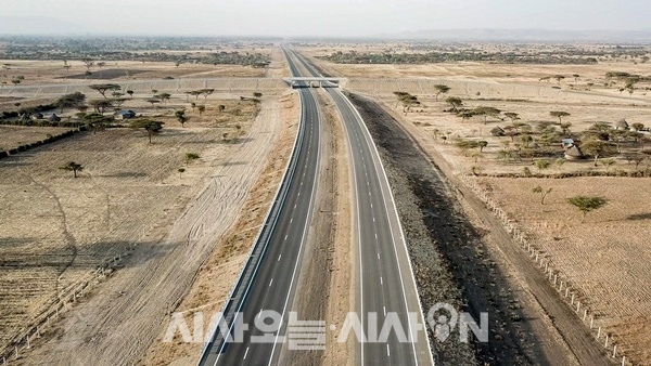 에티오피아 메키-즈웨이 고속도로 전경 ⓒ 대우건설