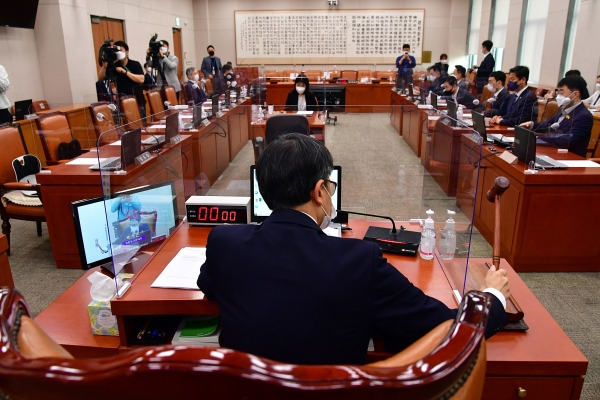 더불어민주당이 31일 김오수 검찰총장 후보자에 대한 인사청문경과보고서를 단독 채택했다. ⓒ뉴시스
