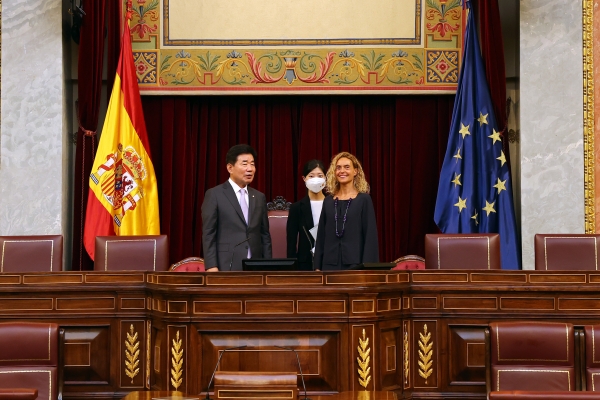 스페인을 공식 방문 중인 김진표 국회의장이 12일 마드리드에서 메리첼 바테트 라마냐 하원의장과 회담을 갖고 2030 세계박람회 부산 유치에 대한 지지를 호소했다. ⓒ연합뉴스