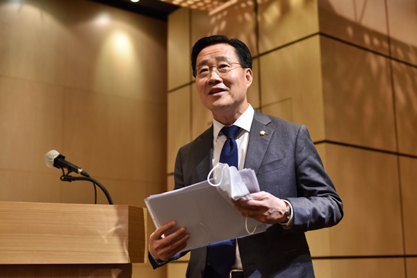 국민의힘 이태규 의원은 6일 국민대학교 북악포럼에 현 단계 한국 정치의 문제와 개혁 방향을 주제로 강연하고 있다.ⓒ시사오늘