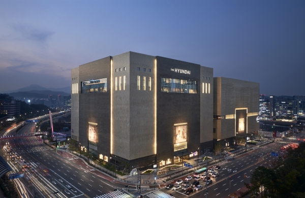 현대백화점은 오는 11일 월트디즈니 컴퍼니 코리아와 판교점 5층에 264㎡(80평) 규모의 공식 디즈니 스토어 1호점을 오픈한다고 10일 밝혔다. ⓒ현대백화점