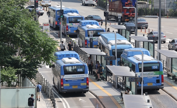 서울시가 대중교통 요금을 인상하기로 했다. ⓒ연합뉴스