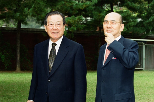 자유민주연합에는 김종필 전 국무총리(좌)라는 대권주자급 리더가 있었다. 오른쪽은 박태준 전 국무총리. ⓒ연합뉴스