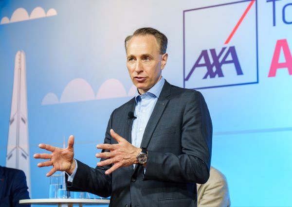 토마스 부벌 AXA그룹 최고경영자(CEO)가 9일 용산구 악사손보 본사에서 열린 타운홀 미팅에서 발표하고 있다. ⓒAXA손해보험